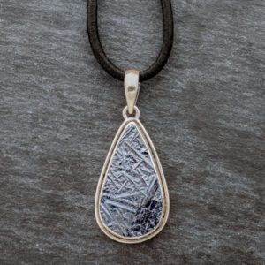 Colgante de Terahercios Natural montado en plata 925 , con propiedades excepcionales