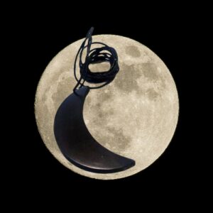 colgante-shungit-forma-luna