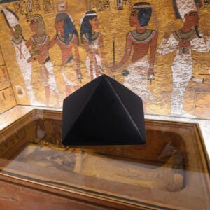 piramide-shungit-pulida-3cm